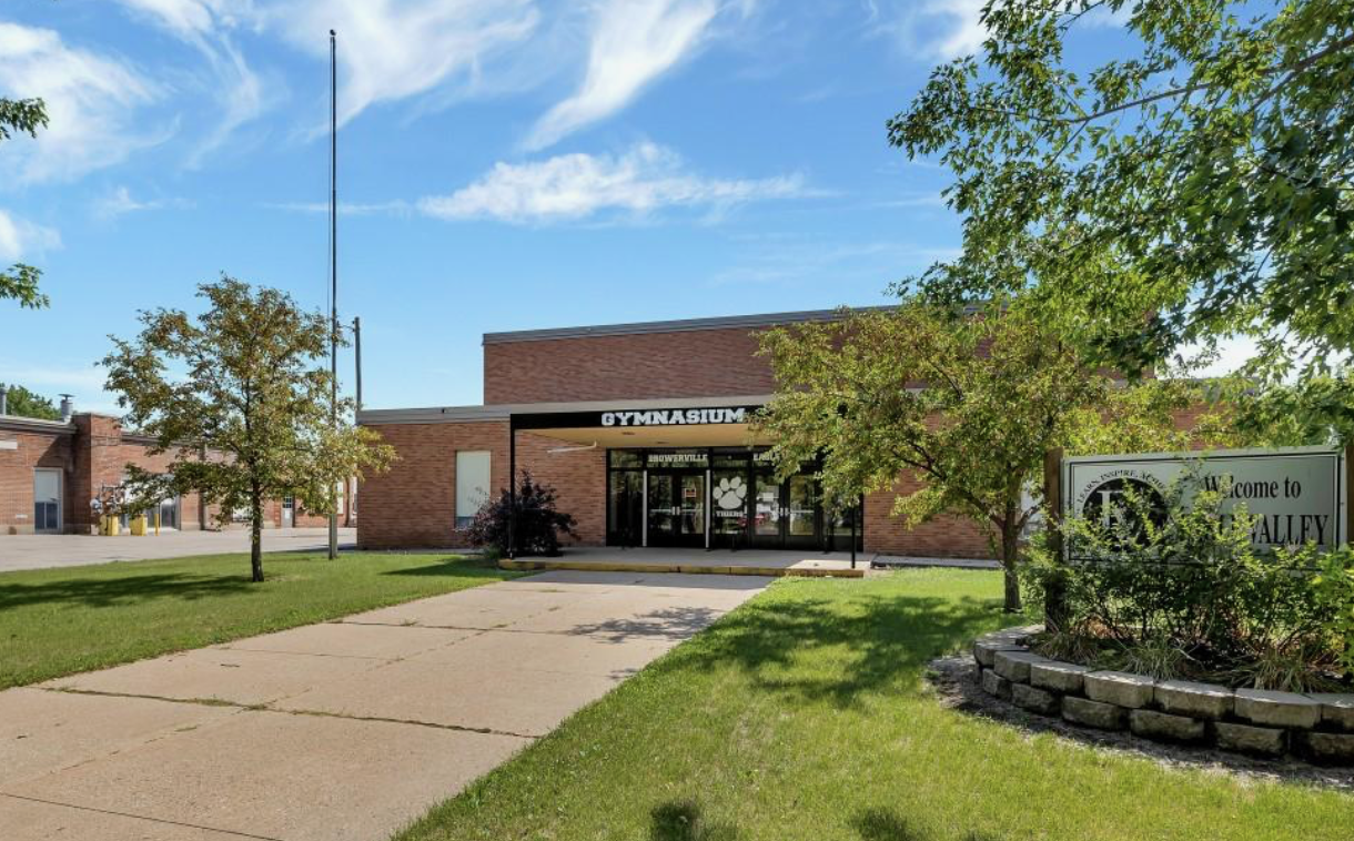 Eagle Valley School - 106 Frank St S, Clarissa MN